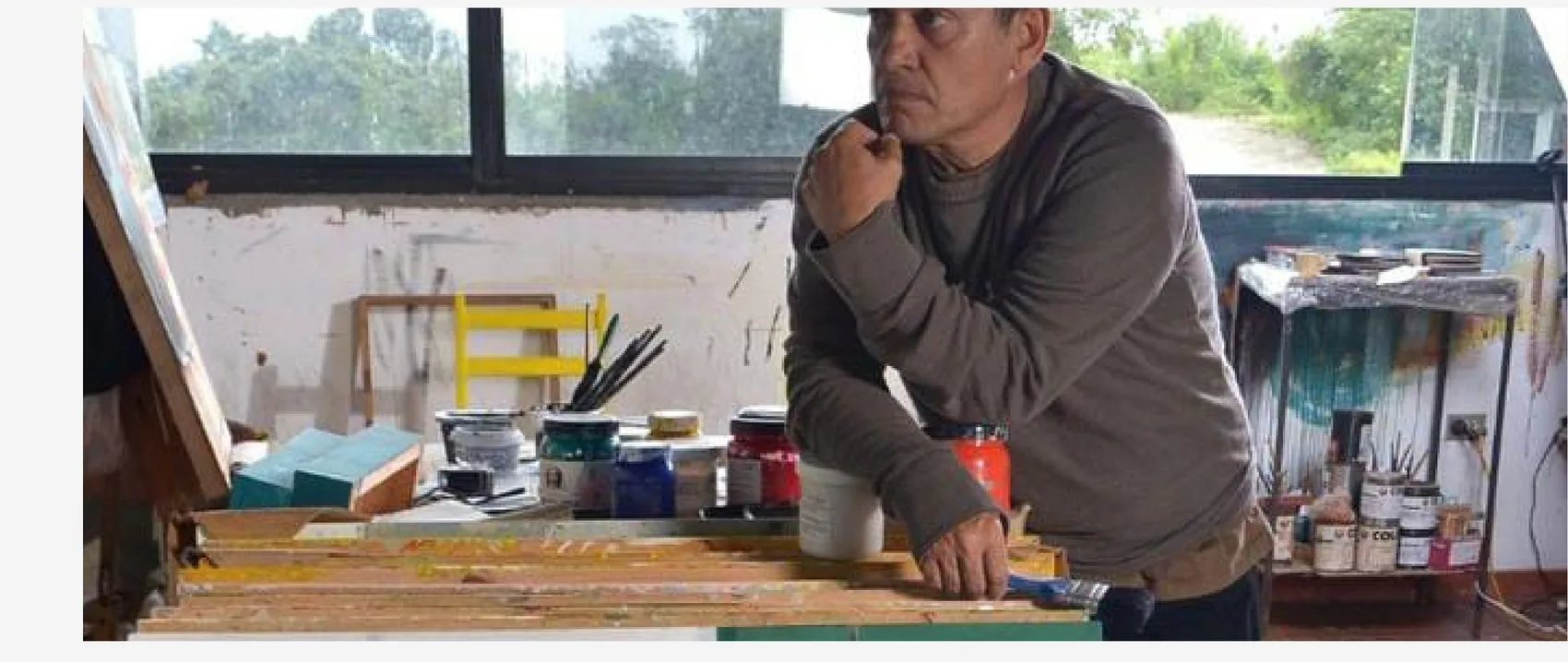 Rafael Sánchez M. trabajando en su taller